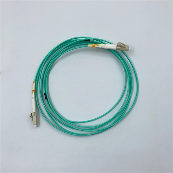 Single-mode single-fiber optical port PoE switch